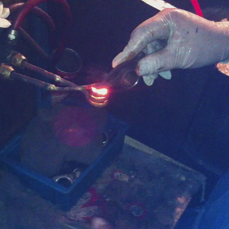 搖臂支座專用淬火設備